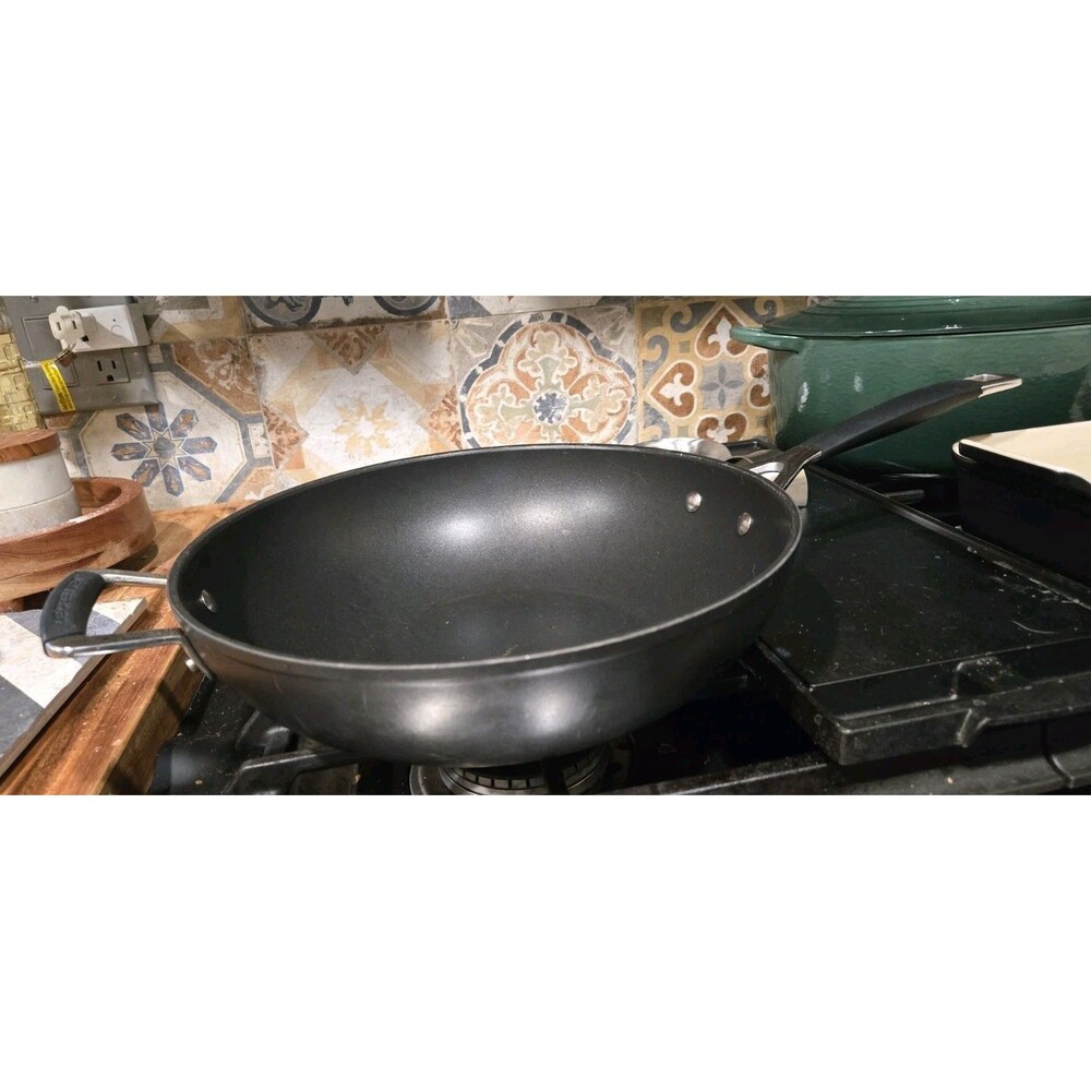 Le Creuset Toughened Non-stick PRO Stir Fry Pan